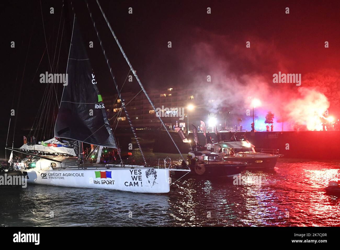 ©PHOTOPQR/OUEST FRANCE/Thomas Brégardis ; Les Sables d'Olonne ; 29/01/2021 ; Vendée-Globe 2020-2021 Arrivée de Jean Le Cam (Imoca Yes We Cam) en 8ème Position et reclassé 4ème de ce Vendée-Globe Foto: Thomas Brégardis / Ouest-France Stockfoto