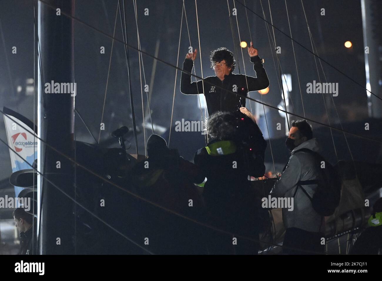 ©PHOTOPQR/OUEST FRANCE/Thomas Brégardis ; Les Sables d'Olonne ; 29/01/2021 ; Vendée-Globe 2020-2021 Arrivée de Jean Le Cam (Imoca Yes We Cam) en 8ème Position et reclassé 4ème de ce Vendée-Globe Foto: Thomas Brégardis / Ouest-France Stockfoto