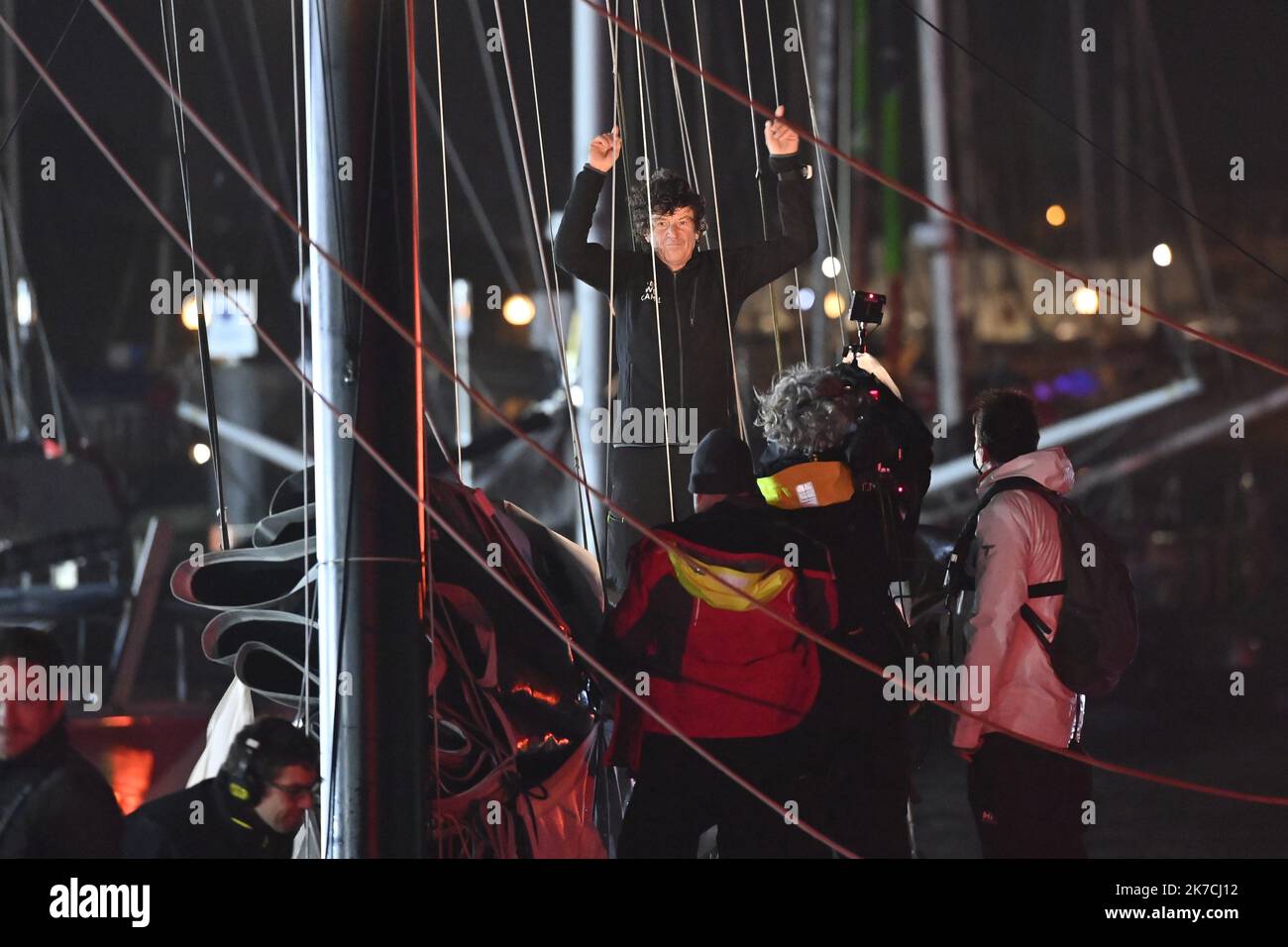 ©PHOTOPQR/OUEST FRANCE/Thomas Brégardis ; Les Sables d'Olonne ; 29/01/2021 ; Vendée-Globe 2020-2021 Arrivée de Jean Le Cam (Imoca Yes We Cam) en 8ème Position et reclassé 4ème de ce Vendée-Globe Foto: Thomas Brégardis / Ouest-France Stockfoto