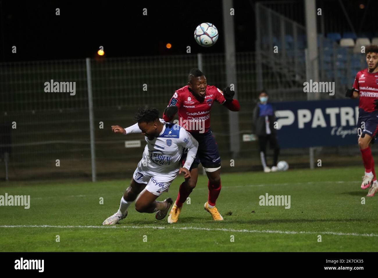 © Thierry LARRET/MAXPPP. Football Ligue 2 BKT. Clermont Foot 63 im Vergleich zu ESTAC Troyes. Stade Gabriel Montpied, Clermont-Ferrand (63) le 2 fevrier 2021. Stockfoto