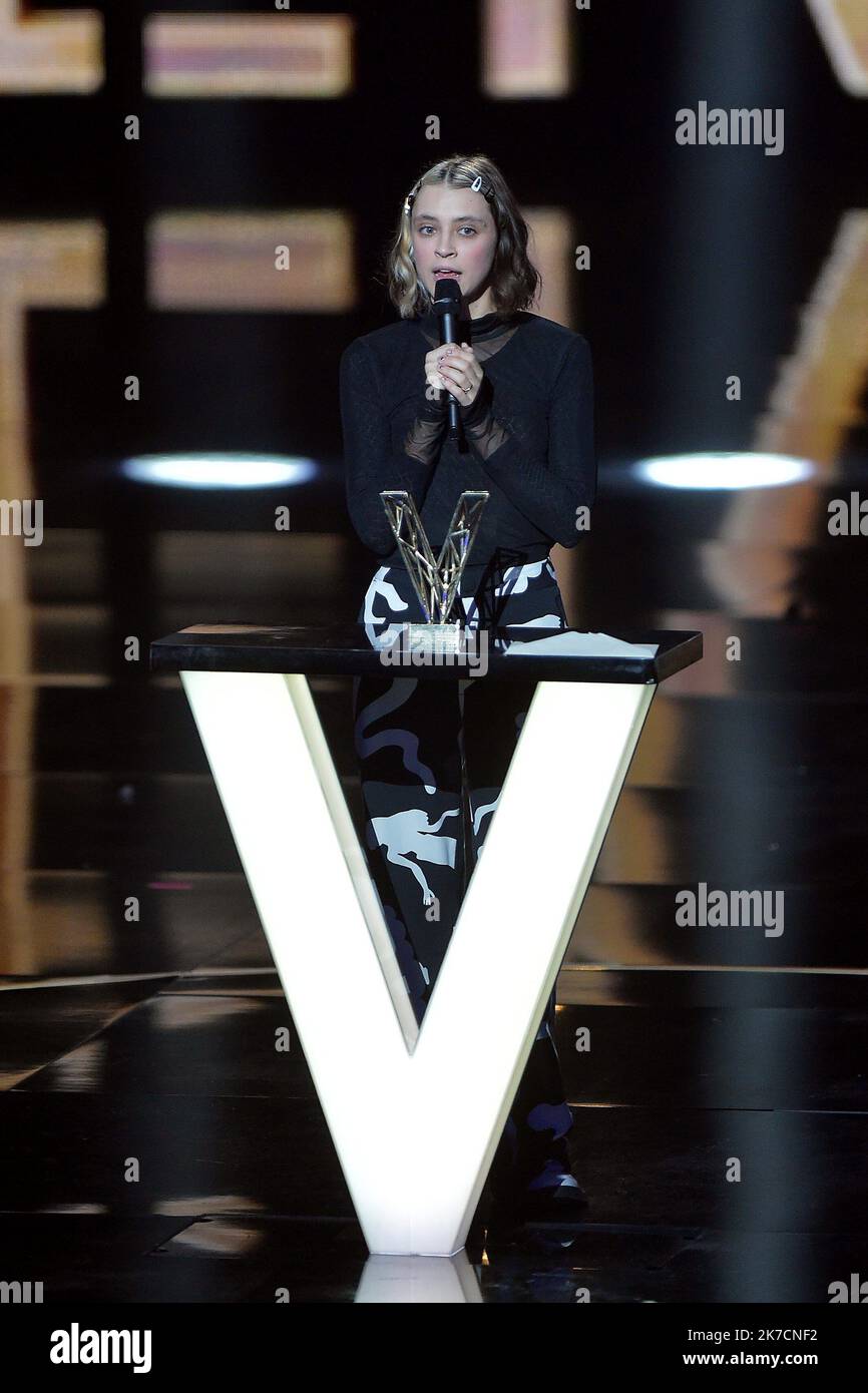 ©FRANCK CASTEL/MAXPPP - 36e Ausgabe des VICTOIRES DE LA MUSIQUE. Pour sa 36eme Edition, la ceremonie des Victoires de la musique se tiendra a la seine Musicale de Boulogne Billancourt, sans public. BOULOGNE BILLANCOURT, FRANKREICH FEBRUAR 12 FEBRUAR 2021. Pomme bei den 36. Victoires de la Musique, die am 12. Februar 2021 in der La seine Musicale in Bolougne Billancourt abgehalten wurden Stockfoto