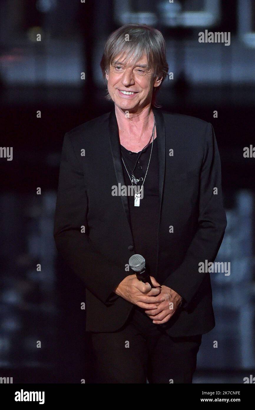 ©FRANCK CASTEL/MAXPPP - 36e Ausgabe des VICTOIRES DE LA MUSIQUE. Pour sa 36eme Edition, la ceremonie des Victoires de la musique se tiendra a la seine Musicale de Boulogne Billancourt, sans public. BOULOGNE BILLANCOURT, FRANKREICH FEBRUAR 12 FEBRUAR 2021. Jean Louis Aubert bei den 36. Victoires de la Musique, die am 12. Februar 2021 in frankreich in der seine Musicale in Bolougne Billancourt abgehalten wurden Stockfoto