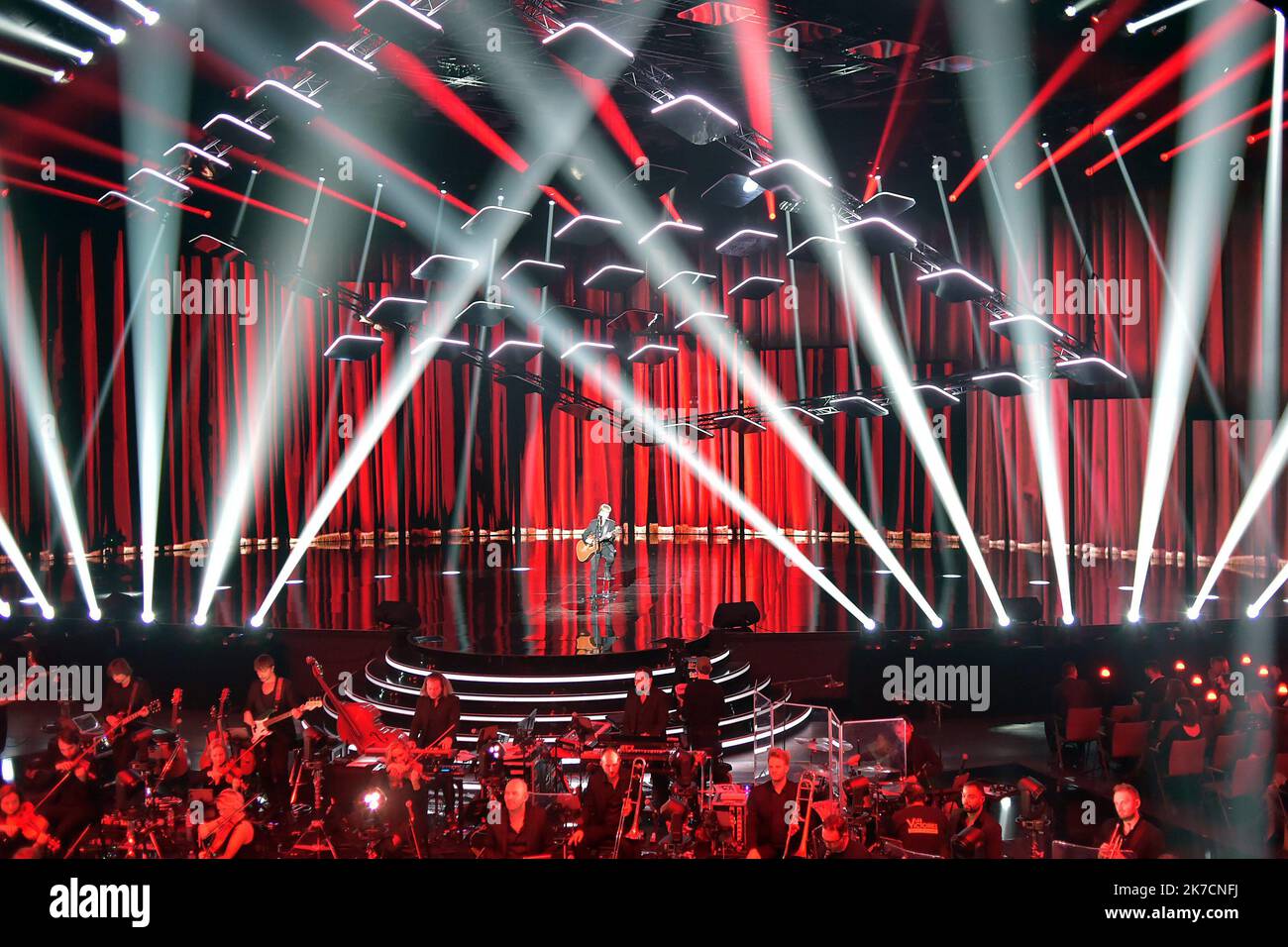 ©FRANCK CASTEL/MAXPPP - 36e Ausgabe des VICTOIRES DE LA MUSIQUE. Pour sa 36eme Edition, la ceremonie des Victoires de la musique se tiendra a la seine Musicale de Boulogne Billancourt, sans public. BOULOGNE BILLANCOURT, FRANKREICH FEBRUAR 12 FEBRUAR 2021. Jean Louis Aubert bei den 36. Victoires de la Musique, die am 12. Februar 2021 in frankreich in der seine Musicale in Bolougne Billancourt abgehalten wurden Stockfoto