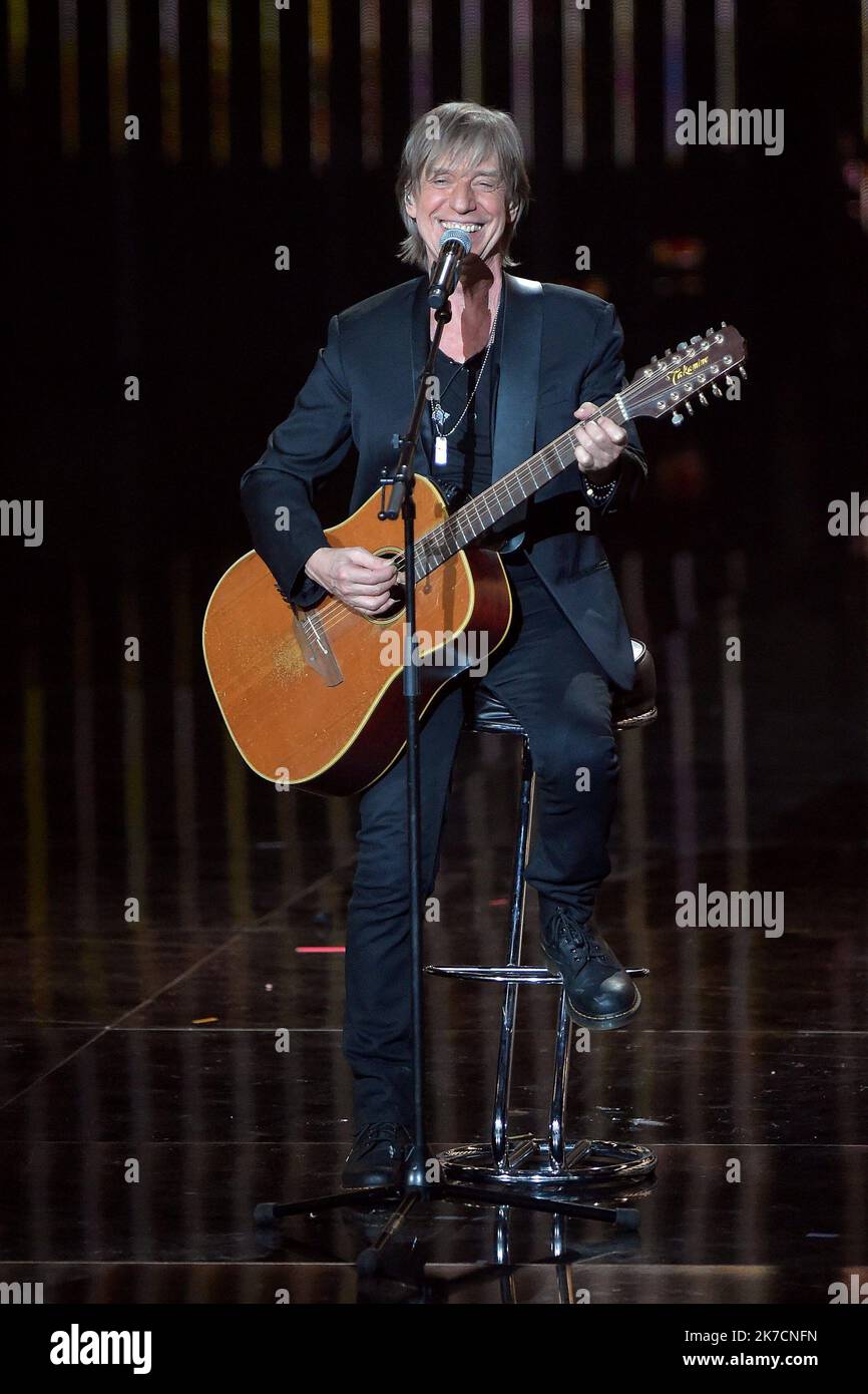 ©FRANCK CASTEL/MAXPPP - 36e Ausgabe des VICTOIRES DE LA MUSIQUE. Pour sa 36eme Edition, la ceremonie des Victoires de la musique se tiendra a la seine Musicale de Boulogne Billancourt, sans public. BOULOGNE BILLANCOURT, FRANKREICH FEBRUAR 12 FEBRUAR 2021. Jean Louis Aubert bei den 36. Victoires de la Musique, die am 12. Februar 2021 in frankreich in der seine Musicale in Bolougne Billancourt abgehalten wurden Stockfoto