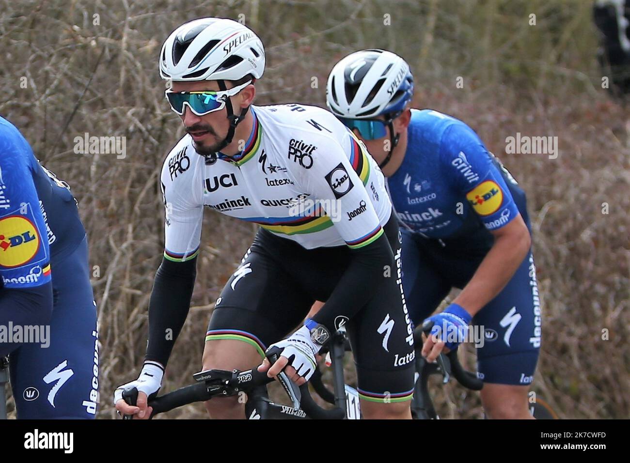 ©Laurent Lairys/MAXPPP - Julian Alaphilippe von Deceuninck - schneller Schrittwährend des Omloop Het Nieuwsblad 2021, Radrennen, Gand - Ninove am 27. Februar 2021 in Ninove, Belgien - Foto Laurent Lairys / MAXPPP Stockfoto