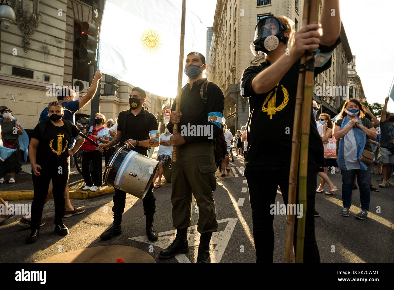 ©Alejo Manuel Avila/ Le Pictorium/MAXPPP - Alejo Manuel Avila/ Le Pictorium - 27/02/2021 - Argentinien / Buenos Aires - Convoques par les reseaux sociaux, des Milliers de citoyens portant le drapeau argentin ont rejoint la marche # 27f. Avec son epicenter sur la Plaza de Mayo, les critiques et les plaintes contre le gouvernement d'Alberto Fernandez se sont multipliees / 27/02/2021 - Argentinien / Buenos Aires - durch soziale Netzwerke beschworen, schlossen sich tausende Bürger mit argentinischen Flaggen dem marsch # 27f an. Mit seinem Epizentrum auf der Plaza de Mayo, Kritik und Beschwerden gegen die Regierung von Alber Stockfoto