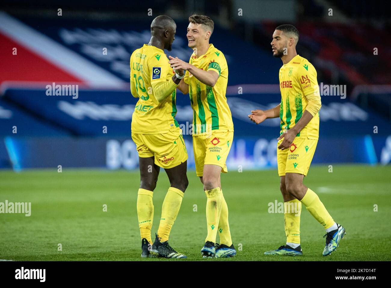 Aurelien Morissard / IP3; die Spieler des FC Nantes feiern nach dem Sieg beim Fußballspiel der französischen Ligue 1 zwischen Paris Saint Germain (PSG) und dem FC Nantes am 14. März 2021 im Stadion Parc des Princes in Paris, Frankreich. Stockfoto