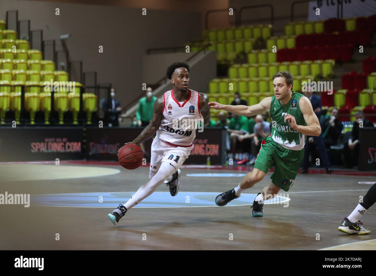 ©PHOTOPQR/NICE MATIN/ SEBASTIEN BOTELLA Finale aller de l'Eurocoupé de basket-Ball, la Roca Team de Monaco bat le Unics Kazan à la salle Gaston Médecin de Monaco (89-87) le mardi 27 avril 2021. FRANKREICH MONACO EUROCUP BASKETBALL MONACO GEGEN UNICS Stockfoto