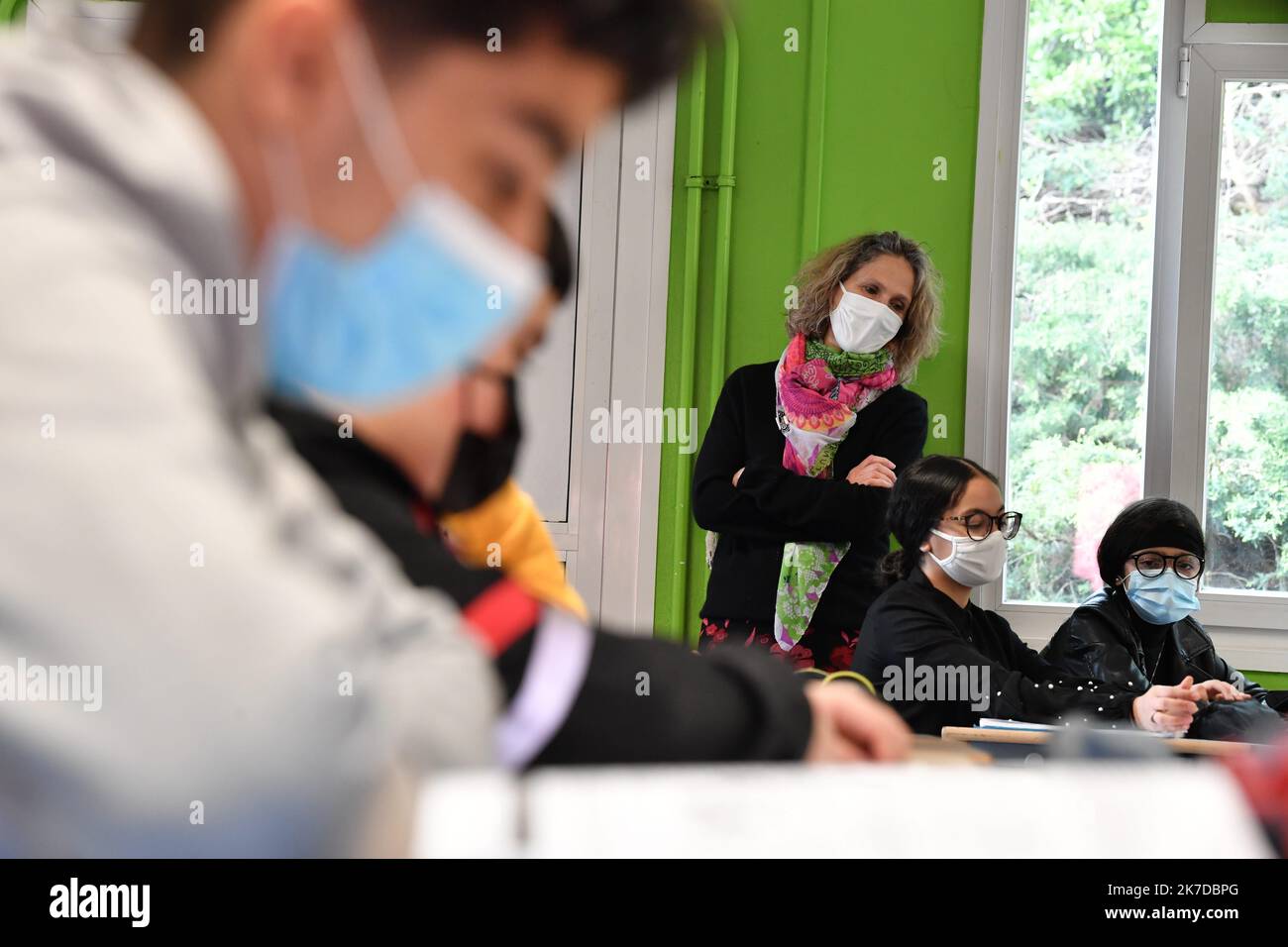 ©PHOTOPQR/VOIX DU Nord/BONNIERE Pascal ; 03/05/2021 ; Villeneuve d'ascq 3mai 2021 Villeneuve d'ascq - retour au collègeaprès 1 mois de distanciel et vacances rentree scolaire college le triolo Mai 3. 2021 Französisch Schüler zurück zur Mittelschule nach 1 Monat zu Hause und an Feiertagen wegen covid-19 Einschränkungen Stockfoto