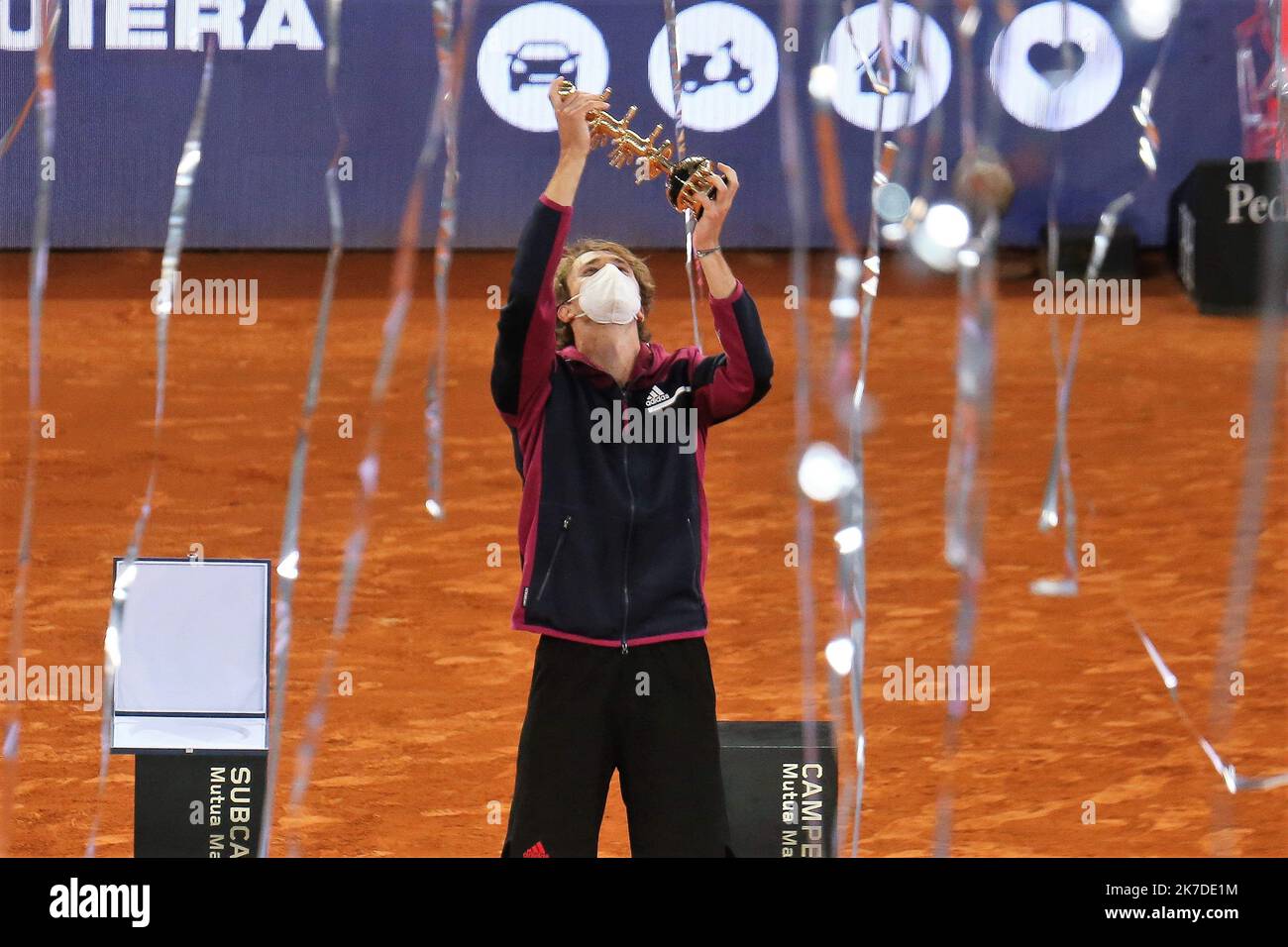 ©Laurent Lairys/MAXPPP - Alexander Zverev aus Deutschland während der Mutua Madrid Open 2021, Masters 1000 Tennisturnier am 9. Mai 2021 in La Caja Magica in Madrid, Spanien - Foto Laurent Lairys / MAXPPP Stockfoto