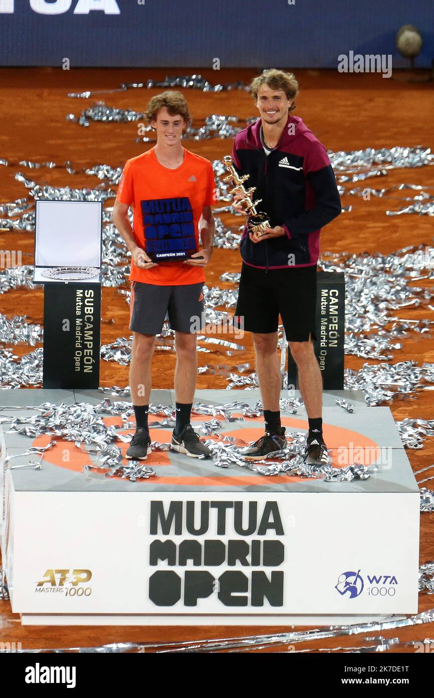 ©Laurent Lairys/MAXPPP - Alexander Zverev aus Deutschland während der Mutua Madrid Open 2021, Masters 1000 Tennisturnier am 9. Mai 2021 in La Caja Magica in Madrid, Spanien - Foto Laurent Lairys / MAXPPP Stockfoto