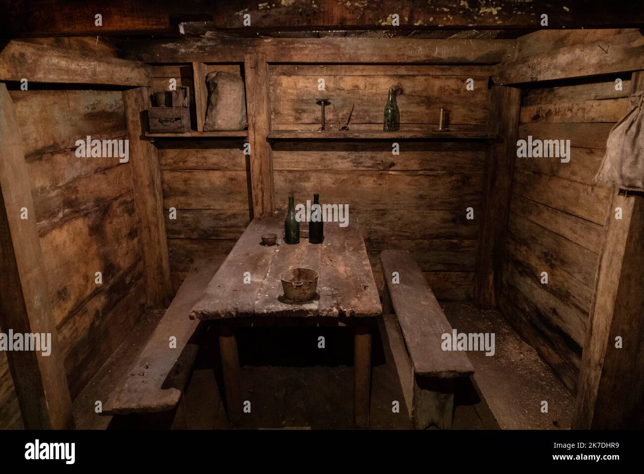 ©Arnaud BEINAT/Maxppp. 2021/05/21, Vauquois, Argonne, Frankreich. Aménagement d'une galerie française. Classée Monument historique, la Butte de Vauquois, située dans la région Grand Est, fut de 1914 à 1918 le Théâtre de combats furieux autant en surface que sous terre, au moyen de Mines qui explosait sous l'adversaire en formant des cratères géants Stockfoto