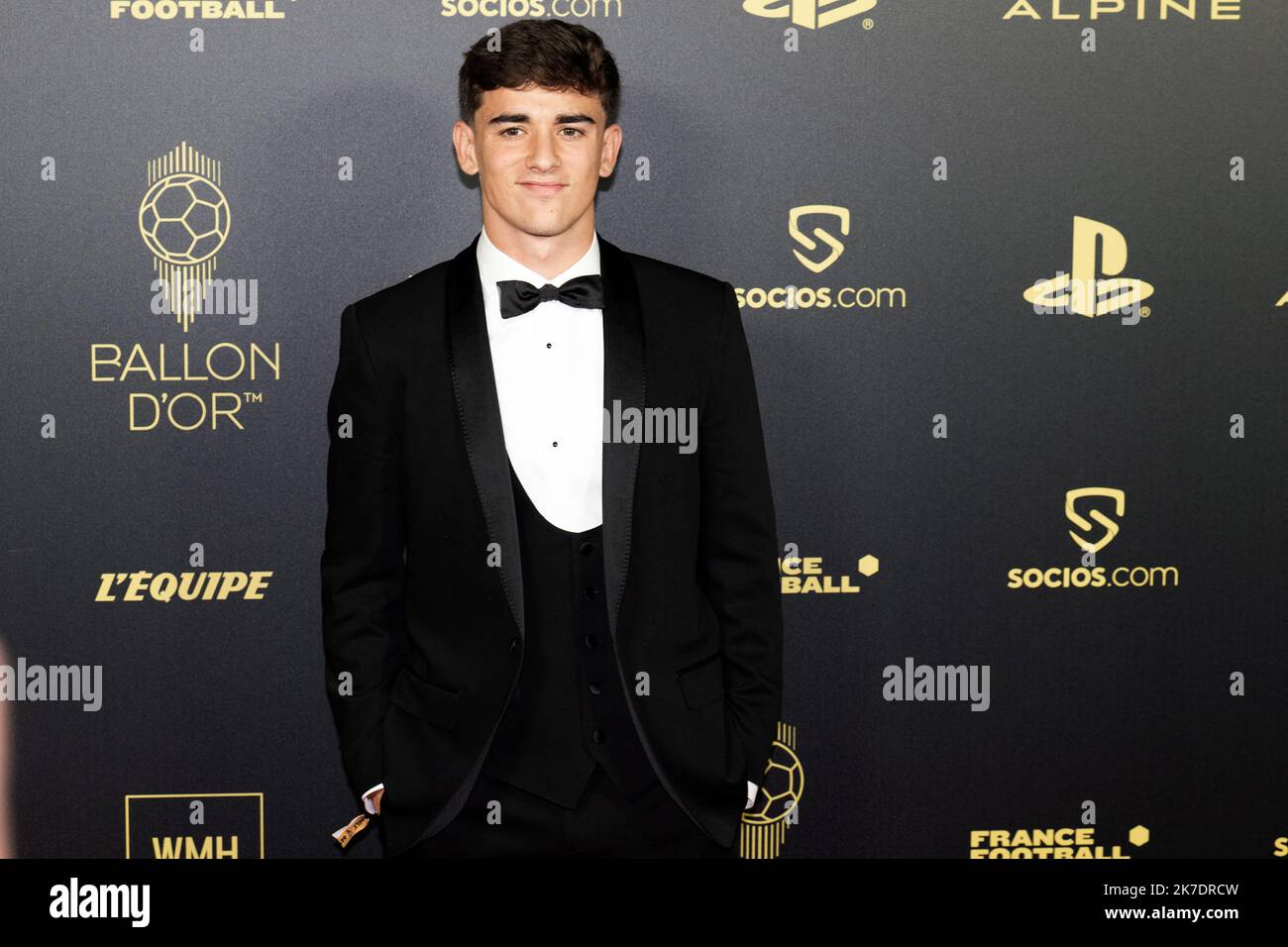 Paris, Frankreich. 17. Oktober 2022. Pablo Martín Paez Gavira ( (Pablo Cavi ) trifft am 17. Oktober 2022 in Paris, Frankreich, bei der Ballon Dor 2022-Zeremonie im Chatelet-Theater ein. Foto von David Niviere/ABACAPRESS.COM Quelle: Abaca Press/Alamy Live News Stockfoto