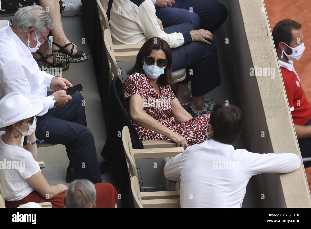 ©Sebastien Muylaert/MAXPPP - Anne Hidalgo nimmt an den French Open 2021 bei Roland Garros in Paris Teil. 12.06.2021 Stockfoto