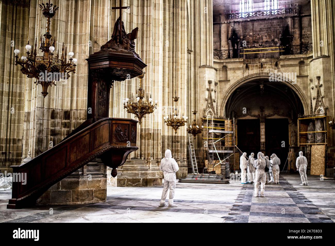 ©PHOTOPQR/PRESSE OCEAN/Olivier Lanrivain ; Nantes ; 30/06/2021 ; Incentive. Le chantier de la cathédrale de Nantes avant sa réouverture en 2025. - Nantes, Frankreich, juni 30. 2021 - Schäden wurden nach dem Brand im juli 2020 in der Kathedrale von Nantes untersucht. Die Arbeiten können im Jahr 2025 abgeschlossen werden Stockfoto