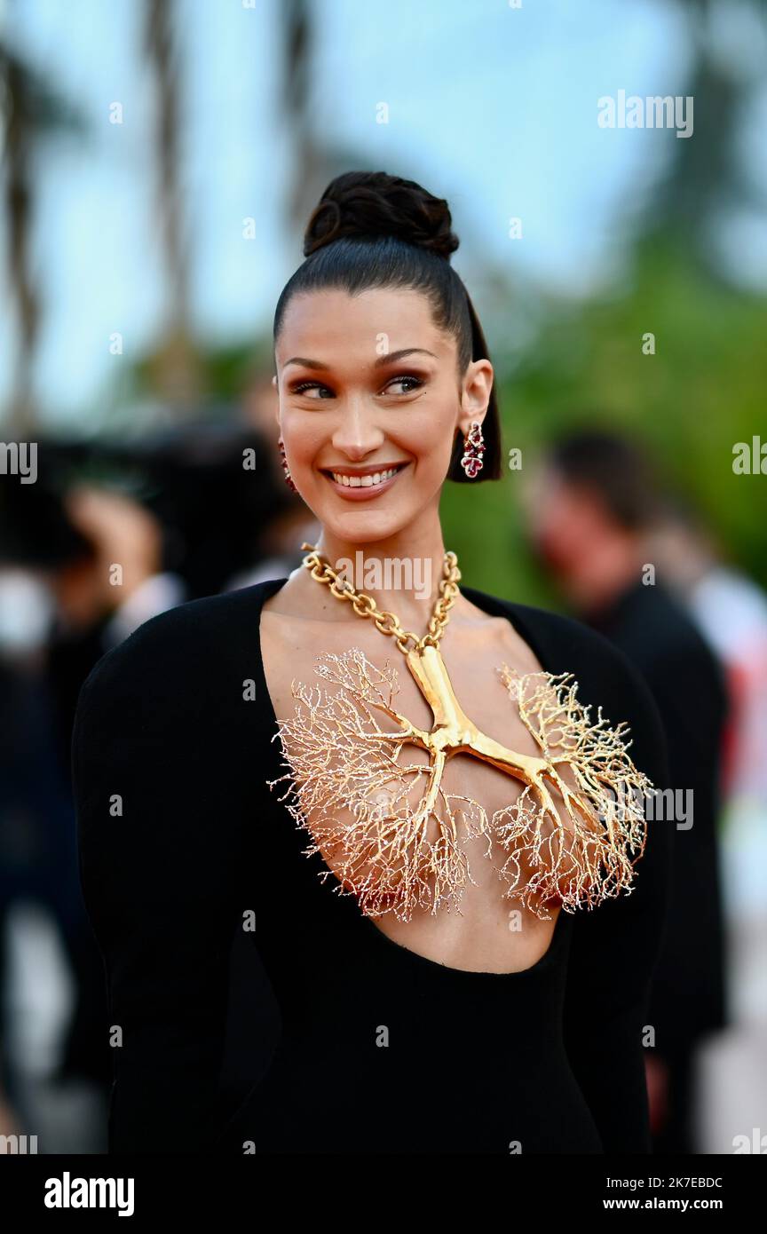 ©FRANCK CASTEL/MAXPPP - die jährlichen Filmfestspiele von Cannes 74., Festival de cannes 2021. Bella Hadid die Internationalen Filmfestspiele von Cannes 74. in Frankreich. Stockfoto