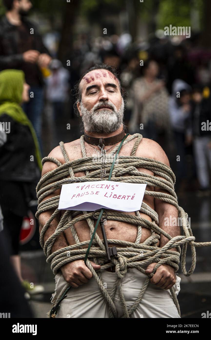 ©PHOTOPQR/PRESSE OCEAN/Olivier Lanrivain ; Nantes ; 24/07/2021 ; 4e vage. La Manifestation nantaise contre le Pass sanitaire l'Obligation vaccinale du 24 juillet 2021. Photo Presse Ocean - Olivier Lanrivain - Frankreich, 24. 2021. juli Demonstration gegen Impfpass, Impfschutz und zur Verteidigung der individuellen Freiheiten Stockfoto