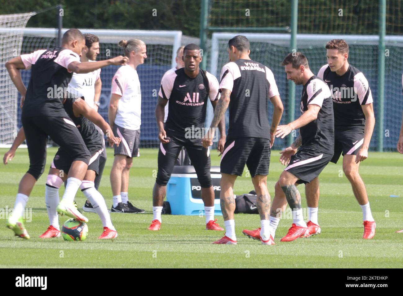 ©PHOTOPQR/LE PARISIEN/Ph Lavieille ; SAINT GERMAIN en LAYE ; 13/08/2021 ; Entrainement de l'équipe du Paris Saint Germain au Camp des loges en présence de Lionel Messi pour son deuxième entrainement . - 2021/08/13. Training des Teams von Paris Saint Germain im Camp des Loges in Anwesenheit von Lionel Messi Stockfoto