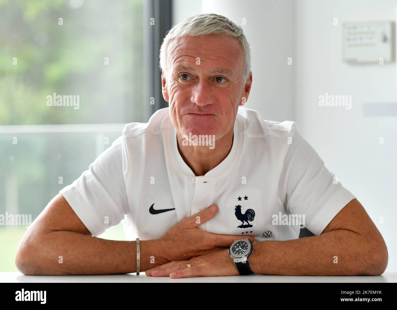 ©PHOTOPQR/DNA/Laurent REA ; Clairefontaine-en-Yvelines ; 30/08/2021 ; Didier Deschamps, entraineur de l'équipe de France de Football, lors du rassemblement des bleus à Clairefontaine avant leurs match qualificatif pour le Mondial 2024 - August 30. 2021. Die Fußballnationalmannschaft von Frankreich hat sich wieder zusammengefunden, um sich für 20242 Qualifikationsspiele im Weltcup vorzubereiten Stockfoto