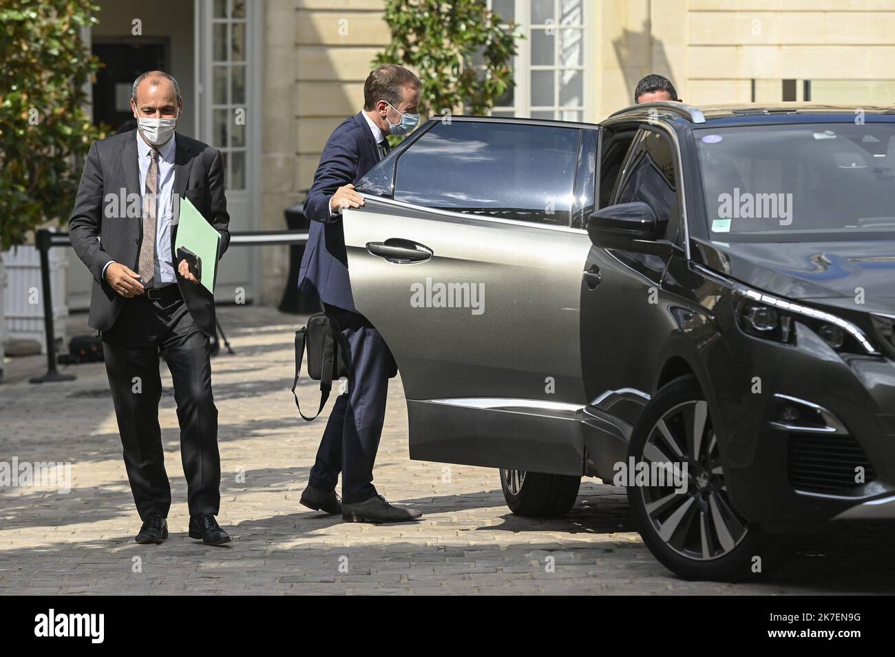 ©Julien Mattia / Le Pictorium/MAXPPP - Julien Mattia / Le Pictorium - 1/9/2021 - Frankreich / Ile-de-France / Paris - Arrivee du secretaire General de la CFDT, Laurent Berger pour un entretien avec le Premier Ministre et les representants sociaux a l'Hotel de Matignon, A Paris le 2 Septembre 2021 / 1/9/2021 - Frankreich / Ile-de-France (Region) / Paris - Ankunft des CFDT-Generalsekretärs Laurent Berger zu einem Treffen mit dem Premierminister und Sozialvertretern am 2. September 2021 im Hotel de Matignon in Paris Stockfoto