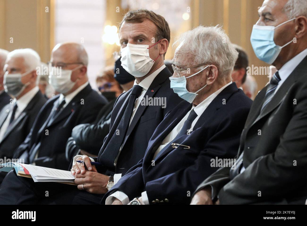 @ Pool/Stephane Lemouton /Maxppp, Frankreich, Paris, 20210920 Le président de la République française, Emmanuel Macron lors d'un discers pendant la réception consacrée à la mémoire des Harkis (Algériens qui ont aidé l'armée française à dans la guerre d'indépendance de l'Algérie), Elysée, 20, 2021. Der französische Präsident Emmanuel Macron hat am 20. September 2021 im Elysée-Palast in Paris, Frankreich, eine Gedenkfeier zum Gedenken an die Harkis abgehalten. Stockfoto