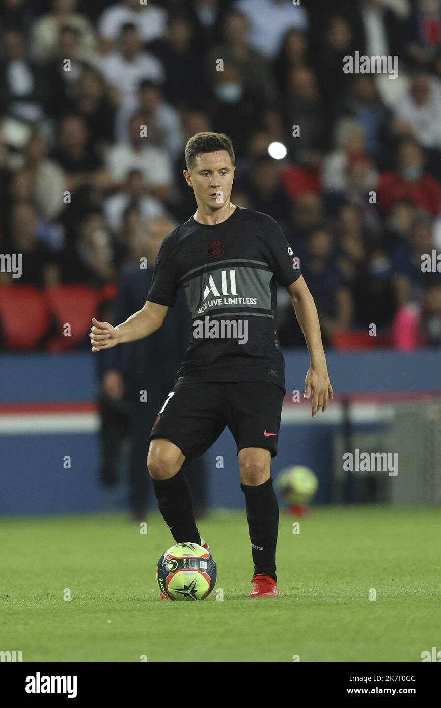 ©Sebastien Muylaert/MAXPPP - Ander Herrera von PSG läuft mit dem Ball während des Ligue 1-Spiels zwischen Paris Saint-Germain und Montpellier HSC im Parc des Princes in Paris, Frankreich. 25.09.2021 Stockfoto