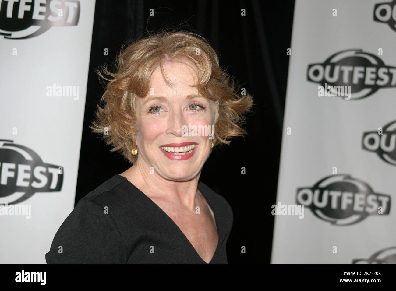 ©HNW/PictureLux / Avalon/PHOTOSHOT/MAXPPP - ; CA, Los Angeles ; 08/07/2004 - Holland Taylor 07/08/04 'D.E.B.S.' Premiere im „Ohnmacht Theater“, Los Angeles., Credit:HNW/PictureLux / Avalon Stockfoto