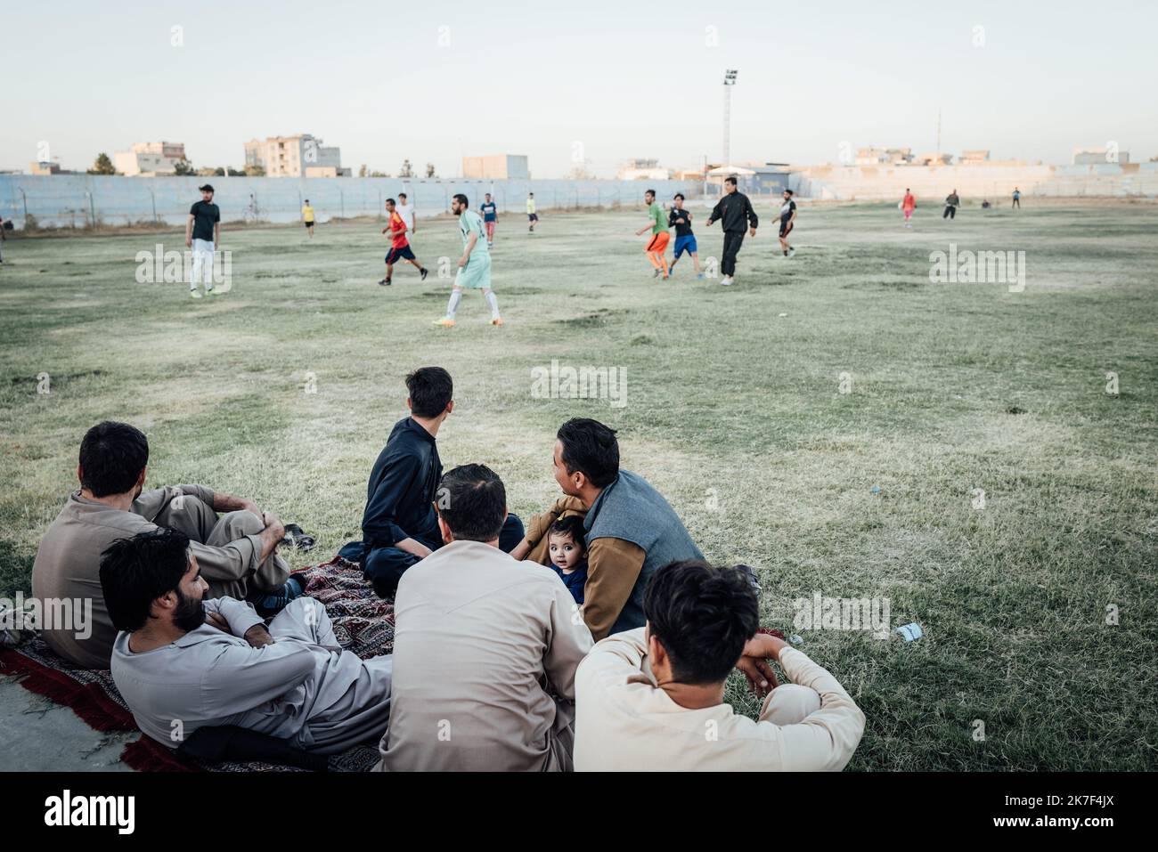 ©Adrien Vautier / Le Pictorium/MAXPPP - Une partie de Football a Mazar-e Charif le 4 septembre 2021. Stockfoto