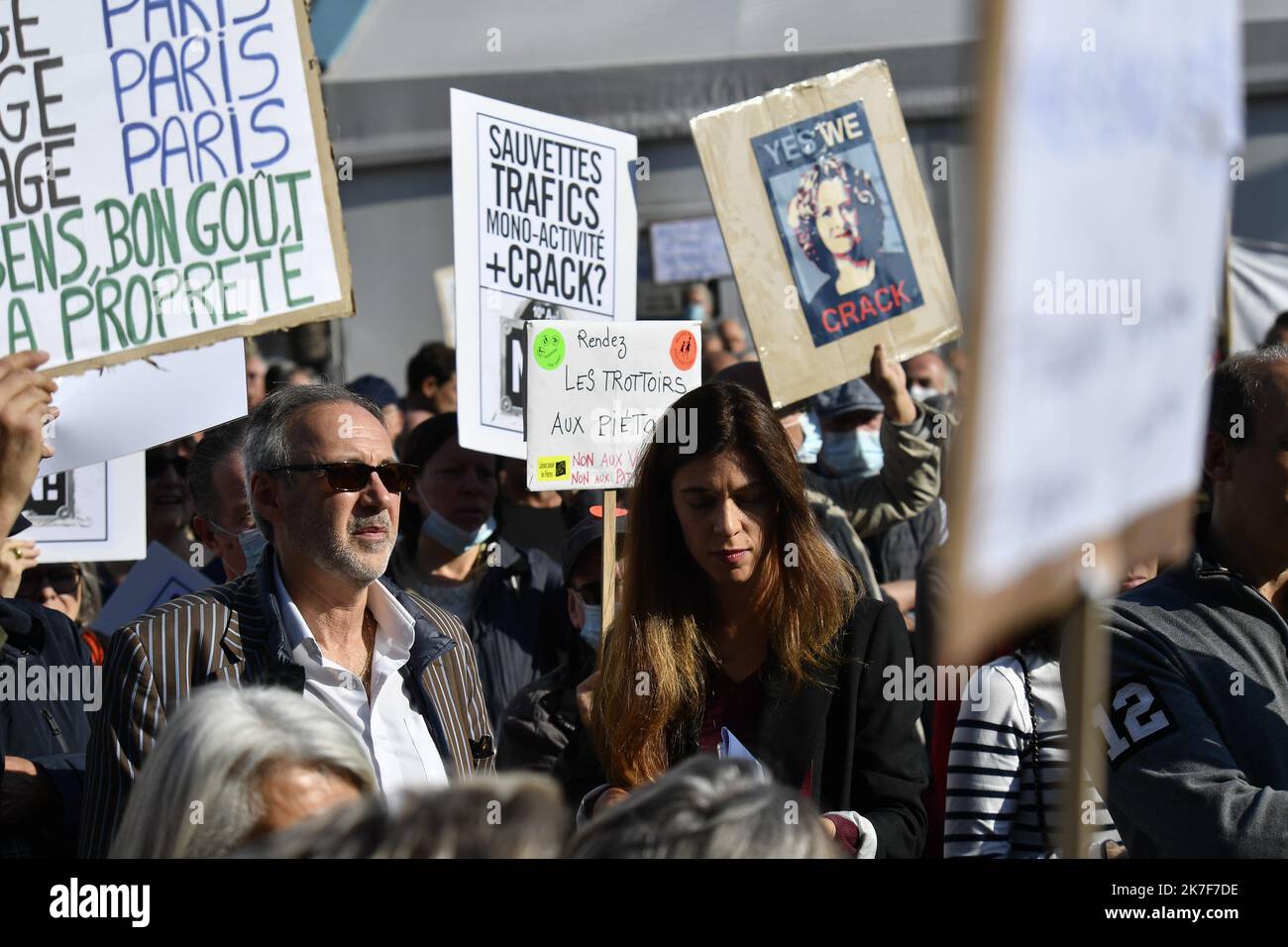 ©Julien Mattia / Le Pictorium/MAXPPP - Rassemblement #SaccageParis, des Associations de Riverains parisiens contre la politique de la Mairie de Paris. Stockfoto
