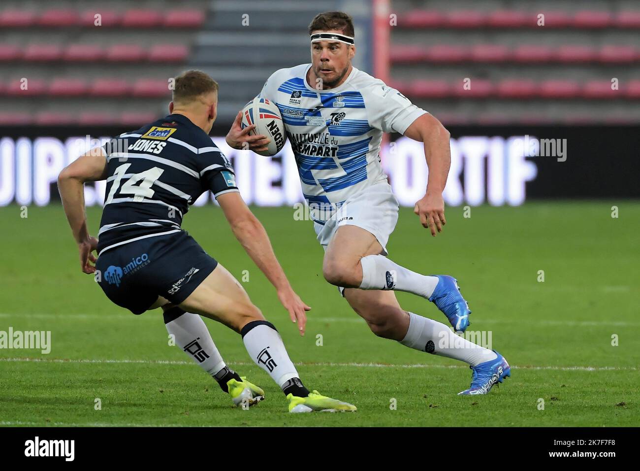 ©PHOTOPQR/LA DEPECHE DU MIDI/VALENTINE CHAPUIS ; TOULOUSE ; 10/10/2021 ; RUGBY XIII SAISON 2021 2022 / FINALE DE CHAMPIONSHIP / LE TOULOUSE OLYMPIQUE TO XIII ( MAILLOT BLANC ) A RECU FEATHERSTONE ROVERS AU STADE ERNEST WALLON / VICTOIRE TO XIII OKT 10TH 2021 RUGBY XIII CHAMPIONSHIP FINALE : Toulouse vs. Featherstone Rovers Stockfoto