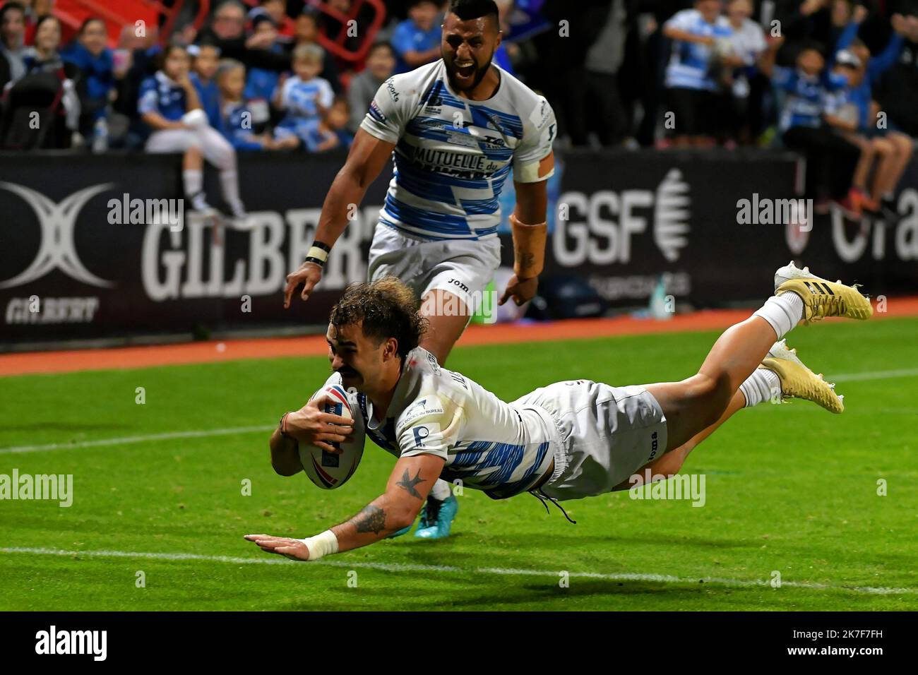 ©PHOTOPQR/LA DEPECHE DU MIDI/VALENTINE CHAPUIS ; TOULOUSE ; 10/10/2021 ; RUGBY XIII SAISON 2021 2022 / FINALE DE CHAMPIONSHIP / LE TOULOUSE OLYMPIQUE TO XIII ( MAILLOT BLANC ) A RECU FEATHERSTONE ROVERS AU STADE ERNEST WALLON / VICTOIRE TO XIII OKT 10TH 2021 RUGBY XIII CHAMPIONSHIP FINALE : Toulouse vs. Featherstone Rovers Stockfoto