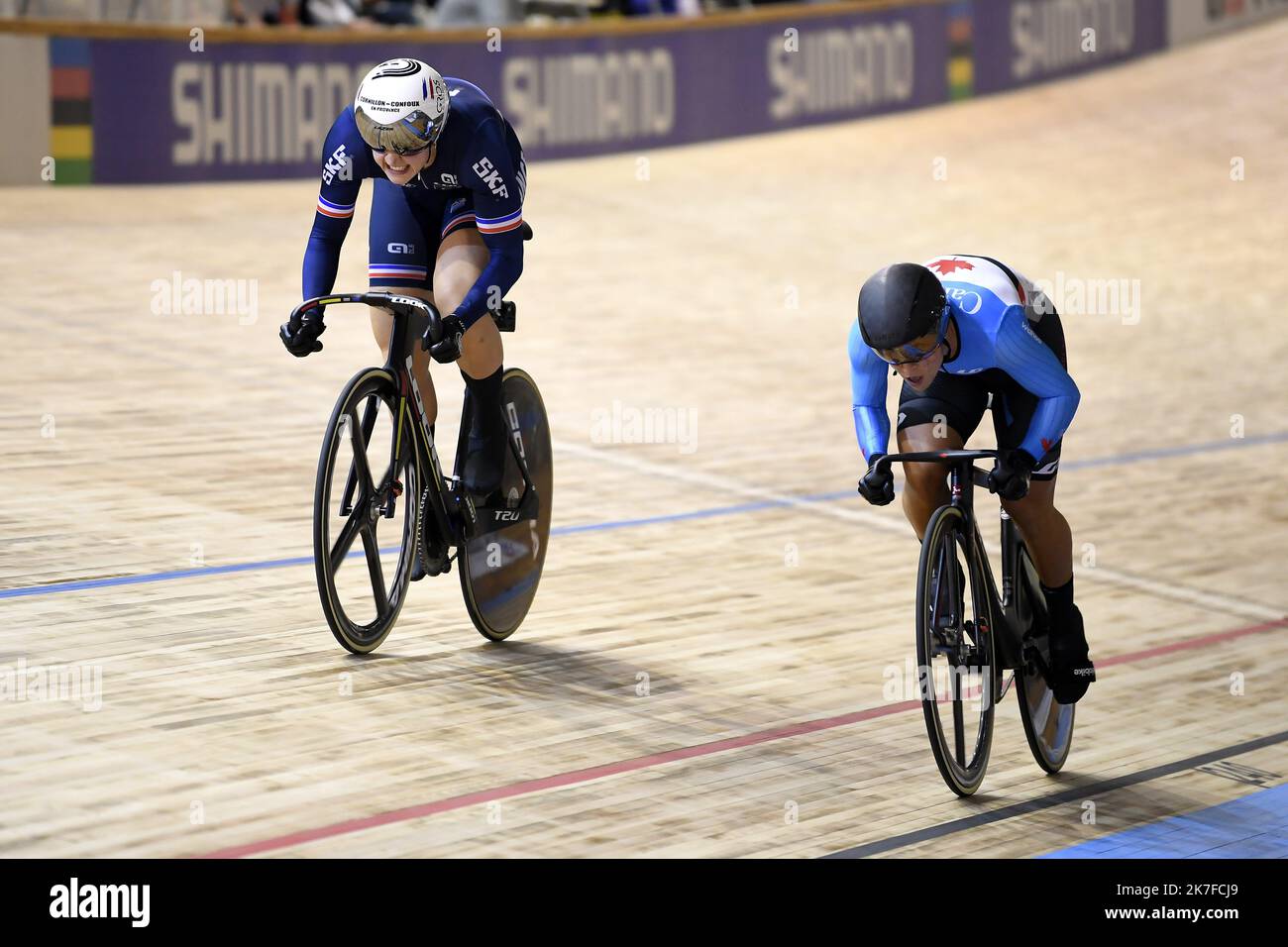 ©PHOTOPQR/VOIX DU Nord/Baziz Chibane ; 21/10/2021 ; ROUBAIX Le: 21/10/2021 - La coureuse Mathilde Gros lors du championnant du monde cyclisme sur Piste au Velodrome Jean Stablinski. FOTO : BAZIZ CHIBANE / LA VOIX DU Nord - UCI-Bahn-Weltmeisterschaften 2021 Stockfoto