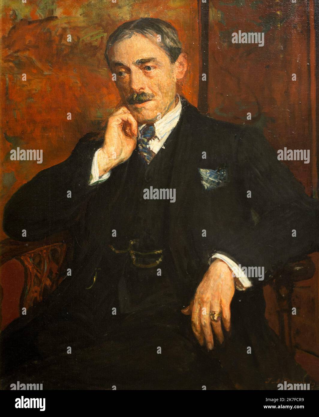 ©Active Museu/MAXPPP - ActiveMuseum 0006218.jpg / Portrait de Paul Valery 1928 - / Jacques-Emile Blanche / Peinture Active Museum / Le Pictorium Brauner Hintergrund, Stuhl, Close-Medium Shot, Kostüm, Hand unter dem Kinn, Indirekter Blick, sitzender Mann, Vertikal, Kleiderschrank, 20. Jahrhundert, Jacques-Emile Blanche, Malerei, Stockfoto