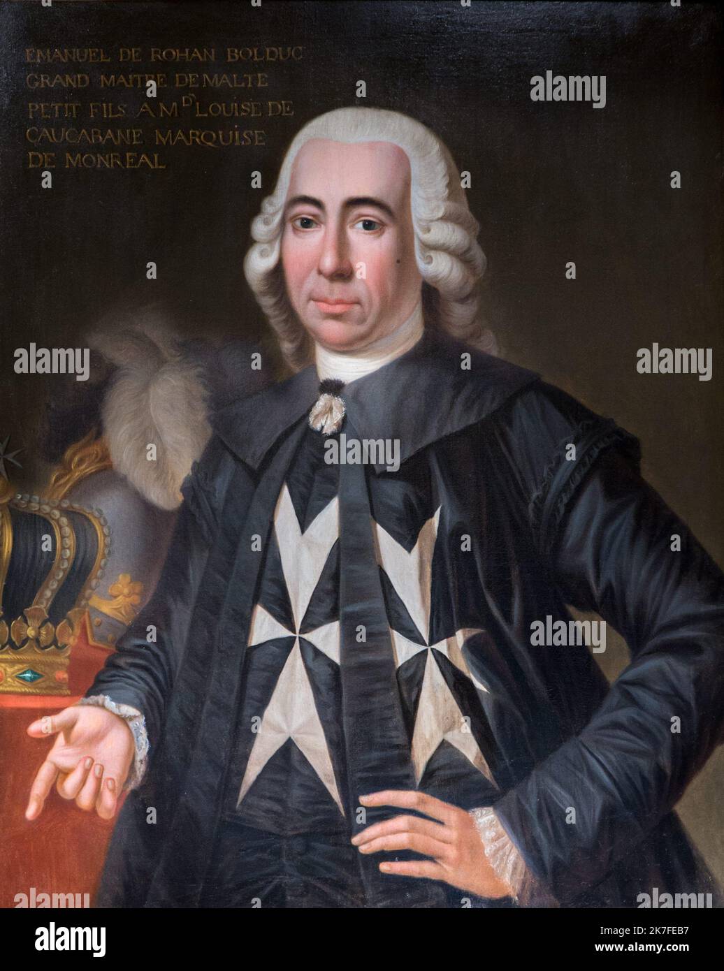 ©Active Museu/MAXPPP - ActiveMuseum 0006642.jpg / Portrait d'Emmanuel de Rohan, grand maitre de l'Ordre de Malte / Ecole francais du XVIII / Peinture Active Museum / Le Pictorium Close-Medium Shot, Kreuz, Krone, direkter Blick, Großmeister, Hand auf den Hüften, gelehnt, Mann, ockerfarbener Hintergrund, Offizielles Kleid, erhobener Finger, Stehkragen, Dreiviertel-Profil, Vertikal, Perücke, Schreiben, Emmanuel von Rohan, 18.. Jahrhundert , Französisch scholl aus dem XVIII Jahrhundert , Malerei , Stockfoto