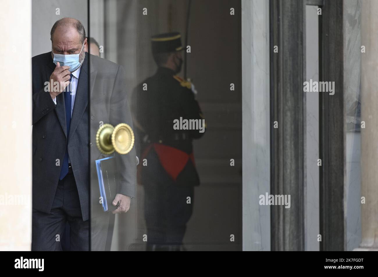 ©Julien Mattia / Le Pictorium/MAXPPP - M. Eric DUPOND-MORETTI, Garde des Sceaux, Ministre de la Justice en sortie du Conseil des Ministres, au Palais de l'Elysee le 03 novembre 2021. Stockfoto