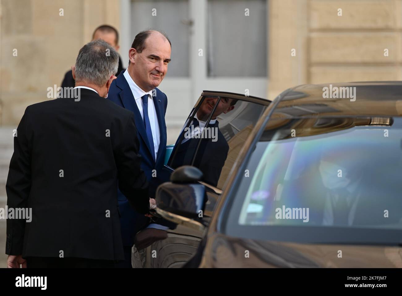 ©Julien Mattia / Le Pictorium/MAXPPP - Le Premier Ministre, Jean Castex en sortie du Conseil des Ministres, au Palais de l'Elysee le 10 novembre 2021. Stockfoto
