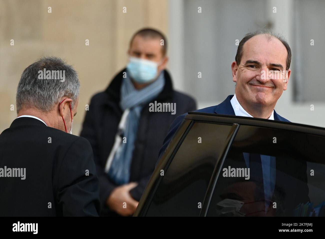 ©Julien Mattia / Le Pictorium/MAXPPP - Le Premier Ministre, Jean Castex en sortie du Conseil des Ministres, au Palais de l'Elysee le 10 novembre 2021. Stockfoto