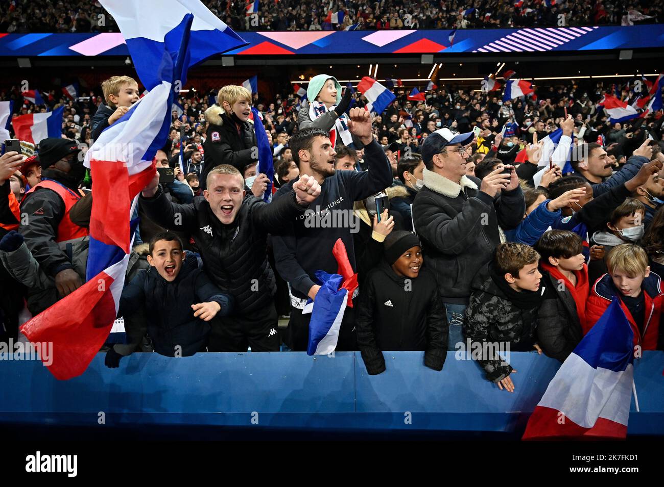 ©Julien Mattia / Le Pictorium/MAXPPP - les Supporters de l'Equipe de France lors du match Frankreich-Kasachstan / Qualification Coupe du Monde 2022 / Groupe D, le 13 Novembre 2021, au Parc des Princes , a Paris. Stockfoto