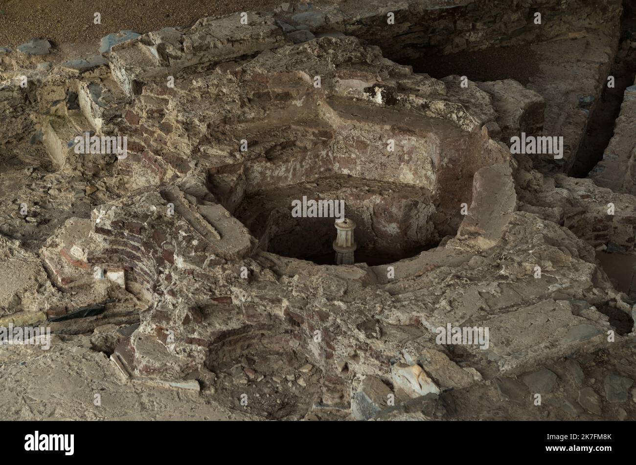 Baptistery an den Resten des antiken römischen Tempels von Mertola in Alentejo, Portugal Stockfoto