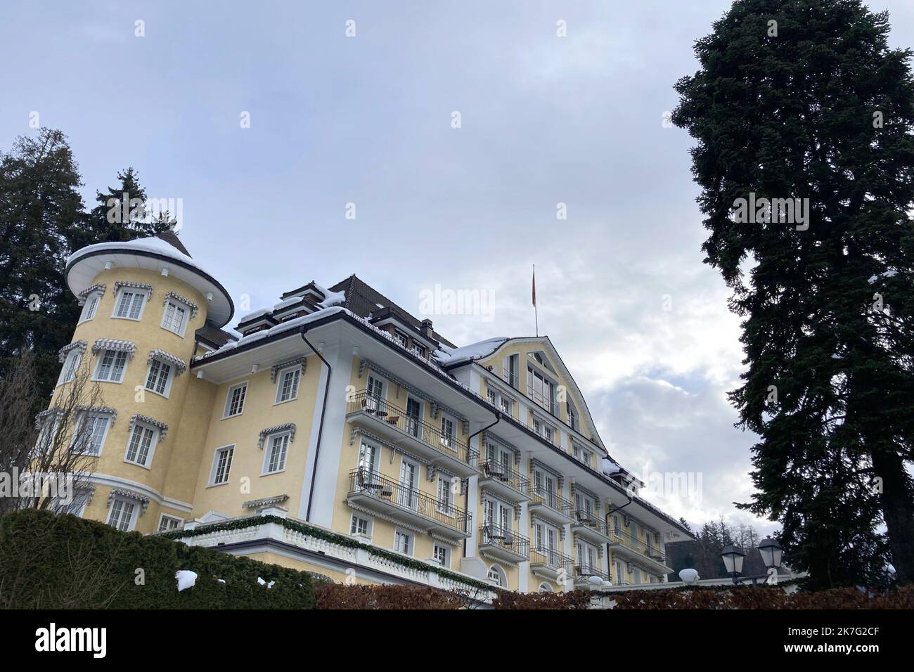 ©Francois Glories/MAXPPP - das 4* Grand Bellevue Hotel and Spa im berühmten Schweizer Alpenresort Gstaad. Viele Berühmtheiten übernachten hier schon seit Jahren (einschließlich der Königlichen Hoheit Caroline von Hannover). Schweiz Gstaad, Dezember 27 2021. Stockfoto