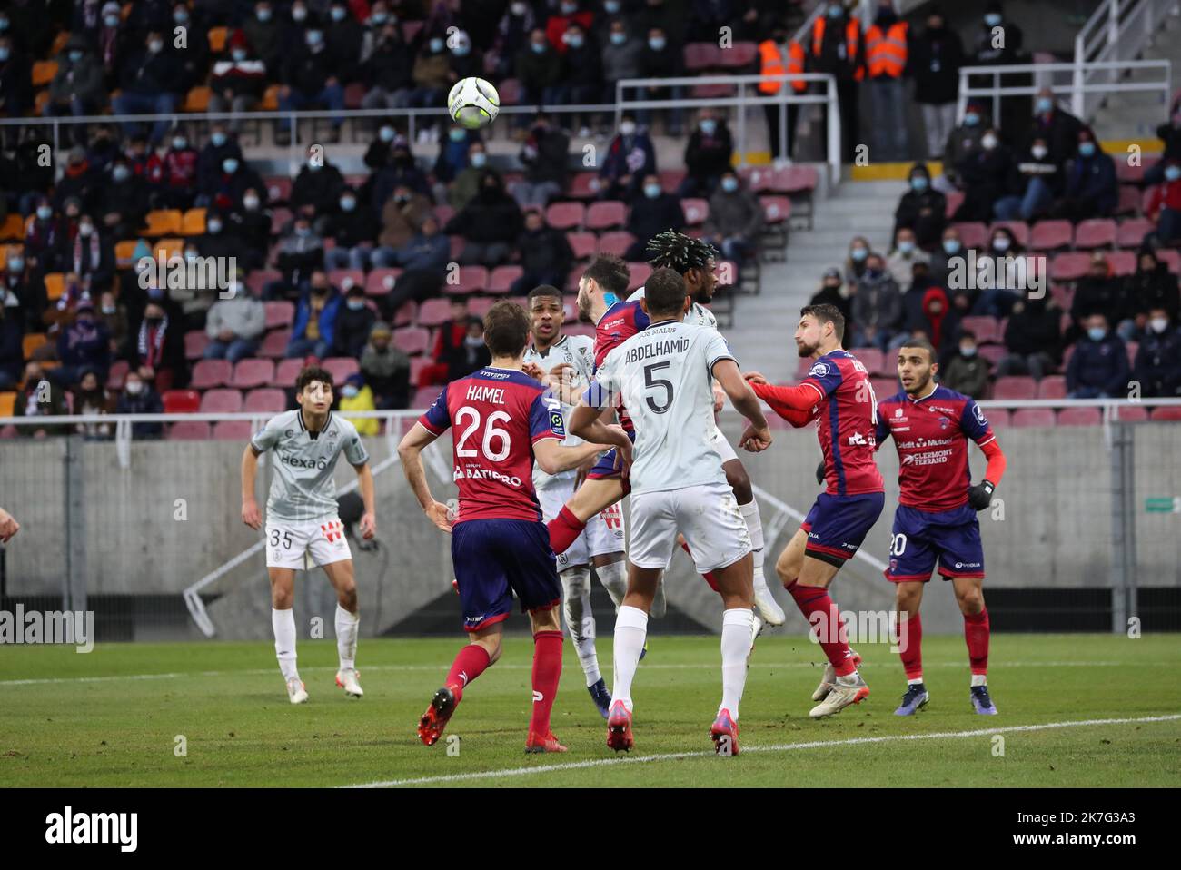 Thierry LARRET/MAXPPP. Fußball.Ligue 1 Uber Isst. Clermont Foot 63 gegen Stade Reims. Stade Gabriel Montpied. Clermont-Ferrand (63) le 9 janvier 2022. OGIER Florent (CLE) Stockfoto