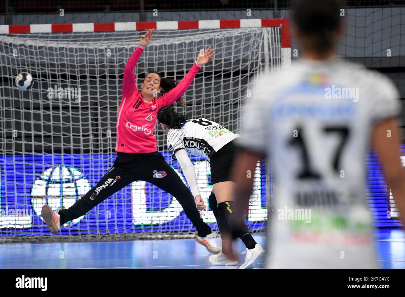 ©PHOTOPQR/LE TELEGRAM/Nicolas Creach ; Pariss ; 19/01/2022 ; FOTO Nicolas Creach / LE TELEGRAM. Handball ( 29 ) Brest ARENA le 19012022 Ligue des Champions, 9 ème journée BBH ( FRA ) / Bucarest Cleopatre Darleux ( BBH ) CHAMPIONS LEAGUE AM 19. JANUAR 2022 IN BREST Stockfoto