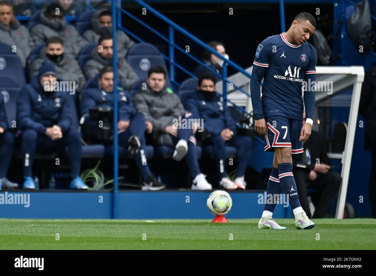 ©Julien Mattia / Le Pictorium/MAXPPP - Paris 13/03/2022 Julien Mattia / Le Pictorium - 13/03/2022 - Frankreich / Ile-de-France / Paris - Kylian Mbappe lors de la rencontre entre le PSG et les Girondin de Bordeaux au Parc des Princes, comptant pour la 28eme Journee de ligue 1 Ubera iats, A Paris le 13 Mars 2022. / 13/03/2022 - Frankreich / Ile-de-France (Region) / Paris - Kylian Mbappe während des Spiels zwischen PSG und Girondin de Bordeaux im Parc des Princes, gerechnet für den 28.. Tag der Ligue 1 Ubera isst, in Paris am 13. 2022. März. Stockfoto
