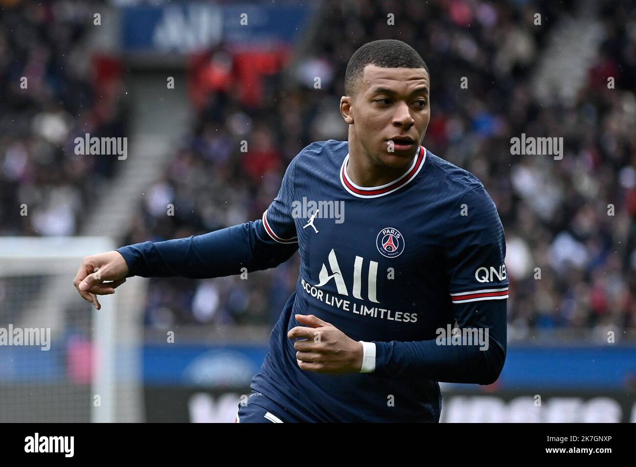 ©Julien Mattia / Le Pictorium/MAXPPP - Paris 13/03/2022 Julien Mattia / Le Pictorium - 13/03/2022 - Frankreich / Ile-de-France / Paris - Kylian Mbappe lors de la rencontre entre le PSG et les Girondin de Bordeaux au Parc des Princes, comptant pour la 28eme Journee de ligue 1 Ubera iats, A Paris le 13 Mars 2022. / 13/03/2022 - Frankreich / Ile-de-France (Region) / Paris - Kylian Mbappe während des Spiels zwischen PSG und Girondin de Bordeaux im Parc des Princes, gerechnet für den 28.. Tag der Ligue 1 Ubera isst, in Paris am 13. 2022. März. Stockfoto