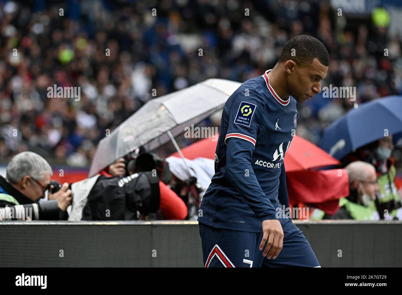 ©Julien Mattia / Le Pictorium/MAXPPP - Paris 13/03/2022 Julien Mattia / Le Pictorium - 13/03/2022 - Frankreich / Ile-de-France / Paris - Kylian Mbappe lors de la rencontre entre le PSG et les Girondin de Bordeaux au Parc des Princes, comptant pour la 28eme Journee de ligue 1 Ubera iats, A Paris le 13 Mars 2022. / 13/03/2022 - Frankreich / Ile-de-France (Region) / Paris - Kylian Mbappe während des Spiels zwischen PSG und Girondin de Bordeaux im Parc des Princes, gerechnet für den 28.. Tag der Ligue 1 Ubera isst, in Paris am 13. 2022. März. Stockfoto