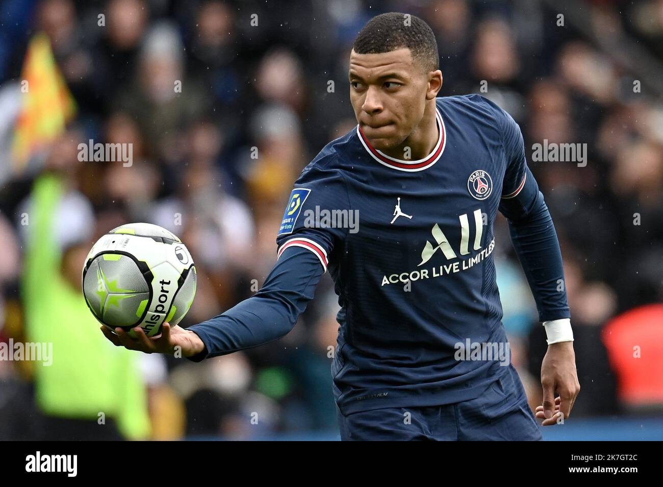 ©Julien Mattia / Le Pictorium/MAXPPP - Paris 13/03/2022 Julien Mattia / Le Pictorium - 13/03/2022 - Frankreich / Ile-de-France / Paris - Kylian Mbappe lors de la rencontre entre le PSG et les Girondin de Bordeaux au Parc des Princes, comptant pour la 28eme Journee de ligue 1 Ubera iats, A Paris le 13 Mars 2022. / 13/03/2022 - Frankreich / Ile-de-France (Region) / Paris - Kylian Mbappe während des Spiels zwischen PSG und Girondin de Bordeaux im Parc des Princes, gerechnet für den 28.. Tag der Ligue 1 Ubera isst, in Paris am 13. 2022. März. Stockfoto