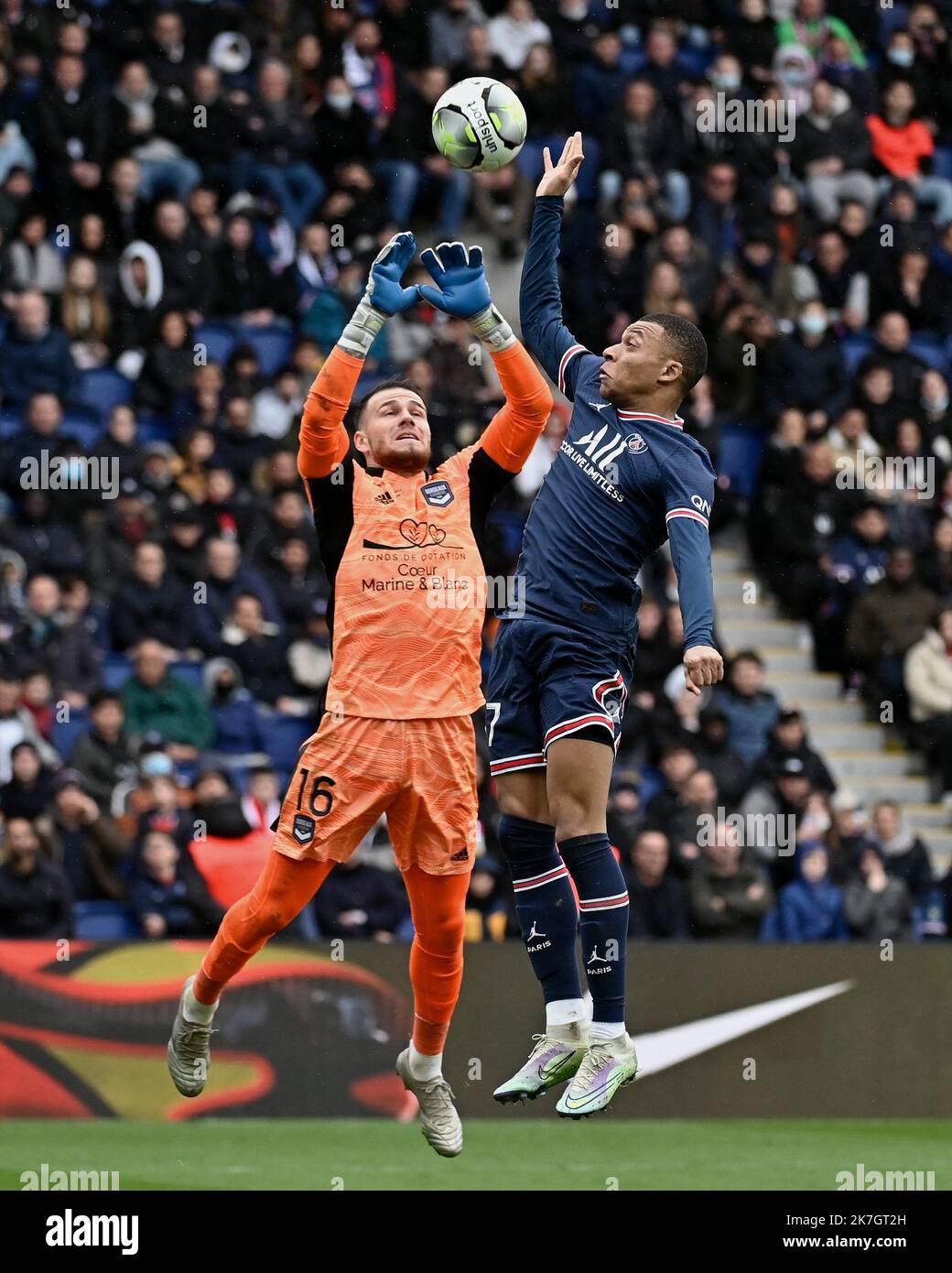 ©Julien Mattia / Le Pictorium/MAXPPP - Paris 13/03/2022 Julien Mattia / Le Pictorium - 13/03/2022 - Frankreich / Ile-de-France / Paris - Kylian Mbappe lors de la rencontre entre le PSG et les Girondin de Bordeaux au Parc des Princes, comptant pour la 28eme Journee de ligue 1 Ubera iats, A Paris le 13 Mars 2022. / 13/03/2022 - Frankreich / Ile-de-France (Region) / Paris - Kylian Mbappe während des Spiels zwischen PSG und Girondin de Bordeaux im Parc des Princes, gerechnet für den 28.. Tag der Ligue 1 Ubera isst, in Paris am 13. 2022. März. Stockfoto