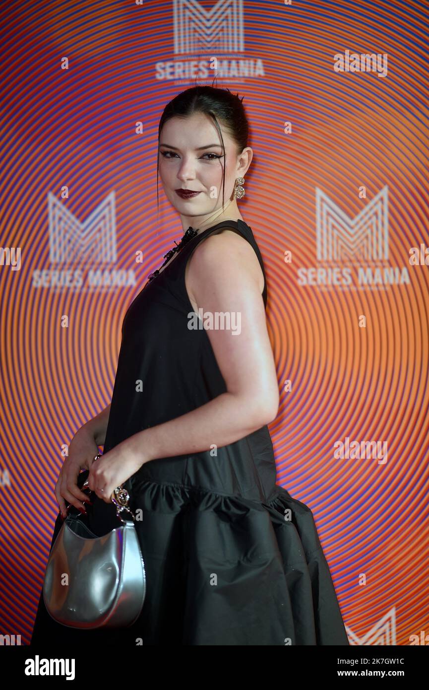 ©Agence Franck Castel/MAXPPP - 17/03/2022 LILLE, FRANKREICH MÄRZ 18 Clara Marz nimmt am 18. März 2022 in Lille, Frankreich, an der Fotoserie der Eröffnungsfeier des Series Mania Festivals Teil. Stockfoto