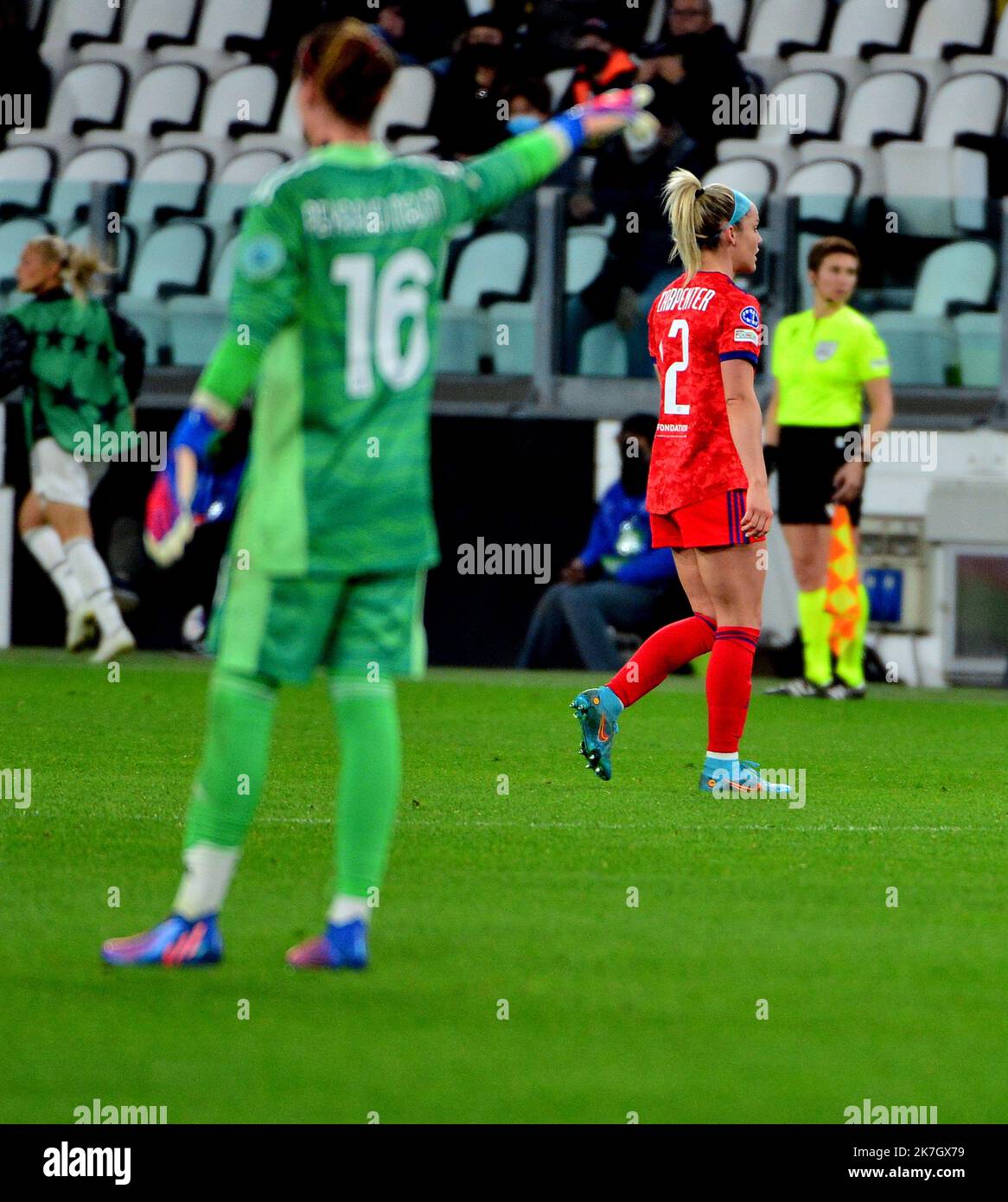 ©PHOTOPQR/LE PROGRES/Richard MOUILLAUD - Lyon 23/03/2022 - le 23/03/2022 Juventus OL Feminin UEFA -Quart de finalealler uefa Foot feminin JUVENTUS TURIN OL Carton Rouge Expulsion de Ellie Carpenter UEFA Champions League Frauen Fußballspiel - Juventus Frauen vs Olympique Lyonnais Stockfoto