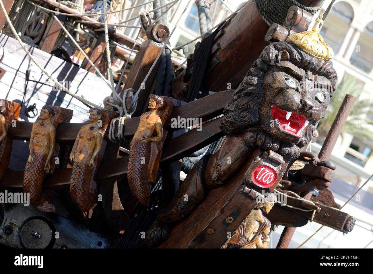 ©PHOTOPQR/NICE MATIN/Cyril Dodergny ; Cap d'Ail ; 01/04/2022 ; Cap d'Ail le 01/04/2022 - Port de Cap d'Ail - Illustration Frégate Russe ' le Shandart ' , la réplique de la frégate du 18éme siècle - Premier navire de la flotte de la Baltique et Yacht de Pierre Le Grand. - Cap d'Ail, Frankreich, april 1. 2022 die Fregatte Shtandart (Russisch: ??????????) War das erste Schiff der russischen Ostseeflotte. Ihr Kiel wurde am 24. April 1703 auf der Olonetsky-Werft bei Olonez nach dem Dekret von Zar Peter I. und den Befehlen des Kommandeurs Aleksandr-Menschikow gelegt. Stockfoto
